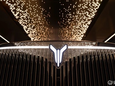 岚图泰山上市即爆单！37.99万起售，以东方美学与尖端科技重塑豪华新范式