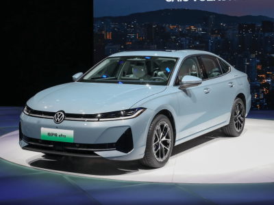 广州车展帕萨特ePro登场,1.5T混动+专属前脸,续航升级能否突围?