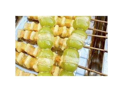 奶皮子糖葫芦成秋冬顶流：98元一串仍抢购，产业升级面临新挑战与机遇