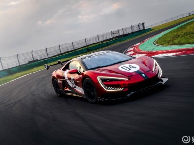 2025广州车展：仰望携多款豪车亮相，以技术实力诠释中国豪华新高度