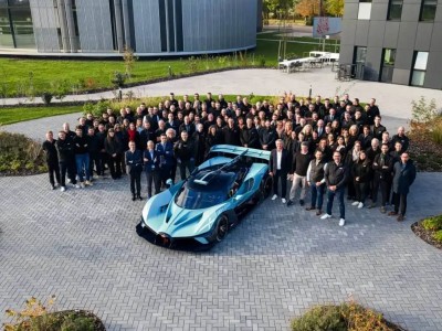 限量40台售罄！最后一台布加迪Bolide下线 16缸猛兽性能拉满