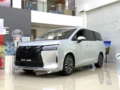 家用MPV新标杆！五菱星光730设计大气，空间实用，配置下放诚意足