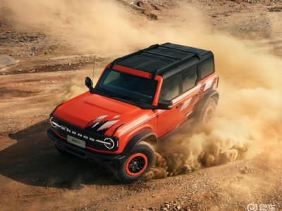 硬派越野双雄对决:福特烈马大沙丘与坦克700Hi4-T谁更硬核?