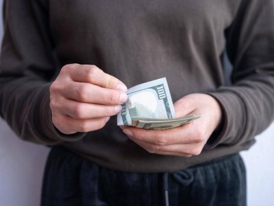 千万粉丝车评人陈震偷税被罚247万，其商业版图与偷税手法大起底