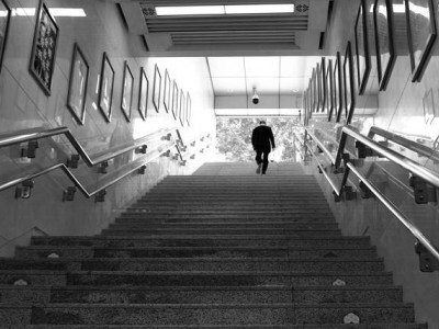 淘宝崩溃瞬间:数字依赖下的失控与找回生活自主权的警醒