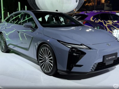 全新雷克萨斯ES将至:现款大促VS新款亮点,购车抉择看这里