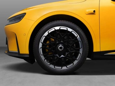 smart精灵6号即将登场:梅赛德斯设计加持,超长续航掀背轿车新选择