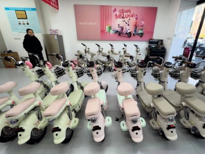 新国标电动车引热议？记者实地探访：实用配置保留，安全智能升级