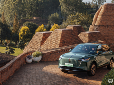 红旗HS6 PHEV上市，以17.88万起售价入局混动市场新赛道