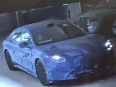 方程豹首款轿车谍照曝光!流线设计配激光雷达,或2026年登场引期待