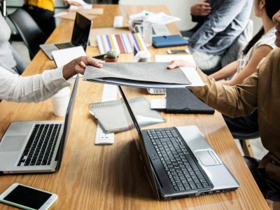 优化小红书下拉词：企业构建数字信任桥梁，开启品牌增长新路径