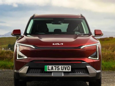 起亚2026款EV5 Air纯电SUV英国登场，续航快充车身尺寸等亮点多