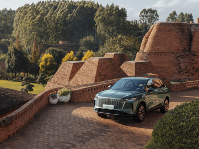 17.88万起！红旗HS6 PHEV来袭，续航空间智能安全全在线