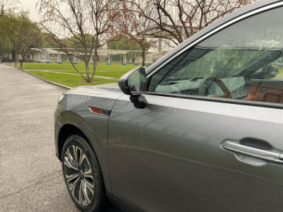 红旗HS6 PHEV登场：以亲民姿态重塑中大型SUV豪华出行新体验