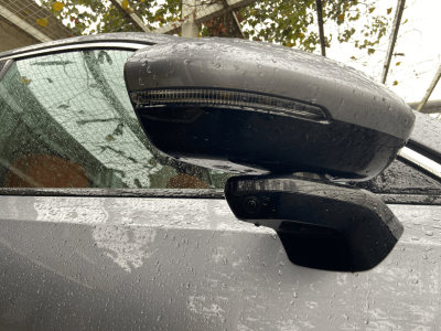 红旗HS6 PHEV登场：科技赋能，开启家庭出行全新舒适便捷篇章