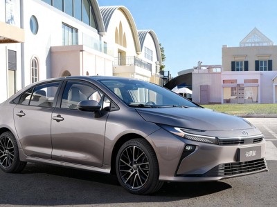 卡罗拉焕新登场：外观似凯美瑞，配置比肩新势力，9.9万起诚意满满