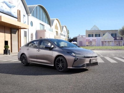 全新智混卡罗拉焕新登场，9.9万起售，空间智能双升级引关注