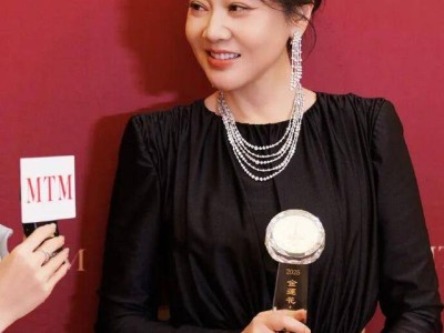 闫妮凭《小巷人家》“黄玲”首获金莲花最佳女主 演技获赞