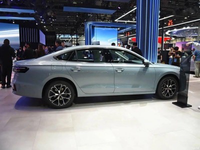 上汽大众帕萨特ePro将至，1.5T插混动力，超长续航兼具大气与运动范