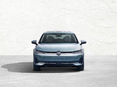 帕萨特ePro“带电”登场，超1300公里续航能否引领混动新潮流？