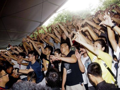 2024新规落地：私生粉疯狂追星触法红线，法律为偶像与粉丝划清边界