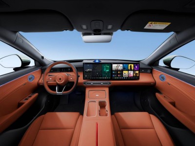 红旗HS6 PHEV上市：以亲民价重塑大五座SUV，家庭出行新优选