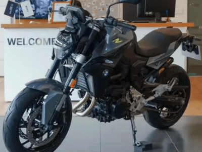 宝马F900R和F900XR库存促销，六万多入手双缸900，值不值？