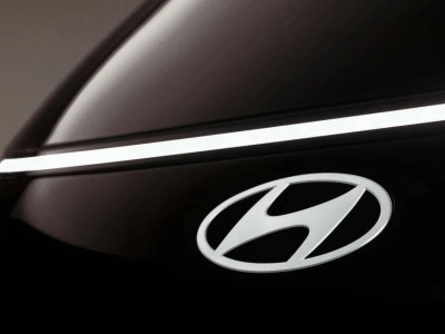 现代首款纯电MPV将亮相！“高铁风”设计 7-11座布局 搭载800伏平台