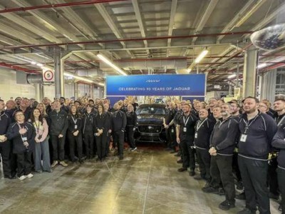 捷豹告别90年燃油车历史 逆流电动化转型能否续写传奇？