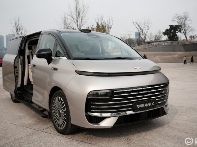 实拍吉利银河V900：大空间强配置，全家出行舒适又安心