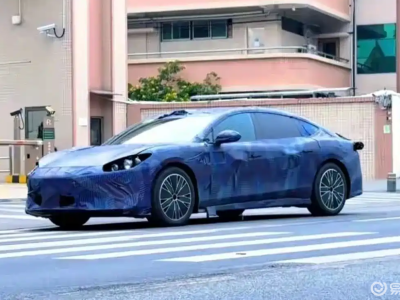 方程豹首款轿跑谍照曝光 2026年上市 或搅动高端轿跑市场格局