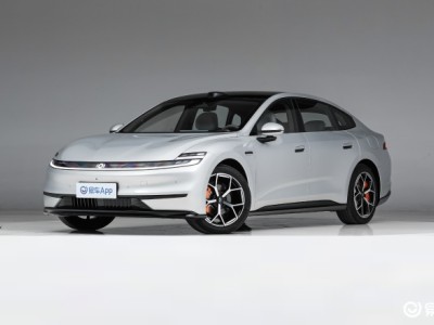 15万级纯电轿跑对决：长安启源A06与eπ007+ 谁更契合你的需求？