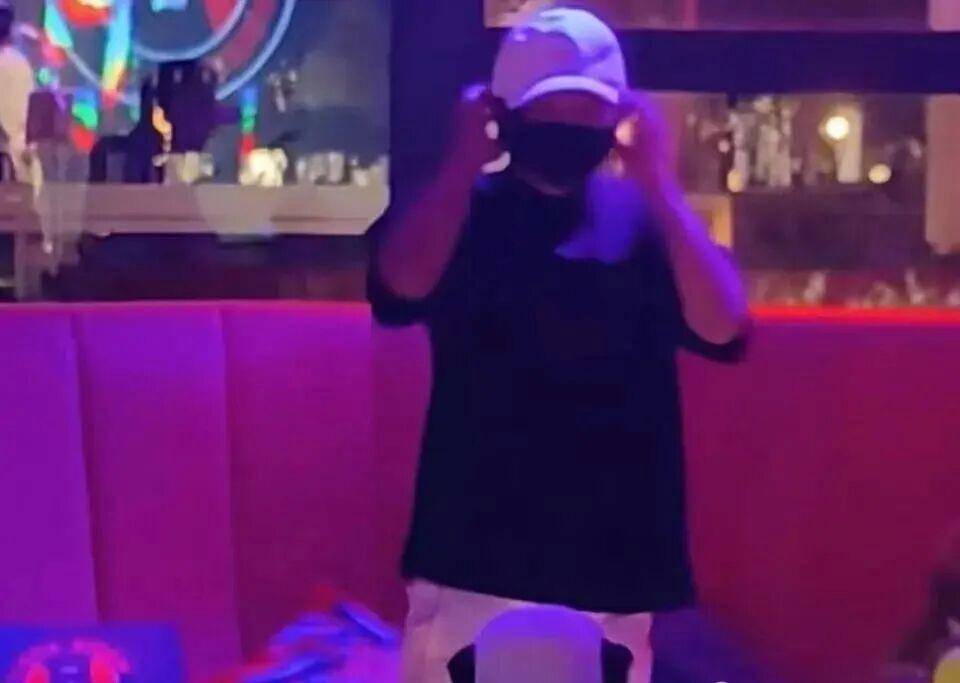 马云与众人互动