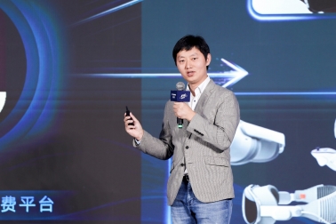 穿着西装笔挺的男子与配字

AI 生成的内容可能不正确。