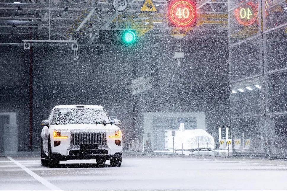 吉利全球全域安全中心实验室内部场景