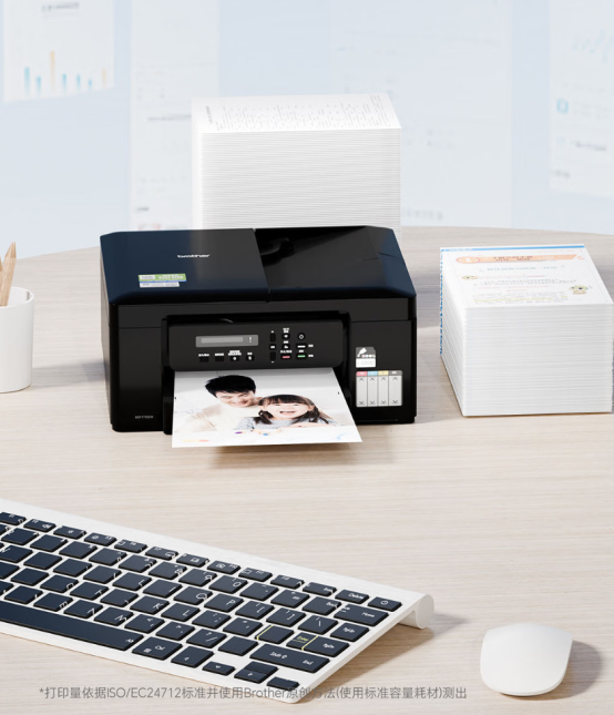 桌子上的电脑和键盘

AI 生成的内容可能不正确。