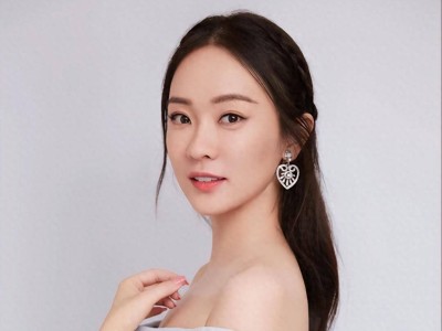 隐退娱乐圈12年，霍思燕凭热爱在国际犬展夺冠，活成独特风景