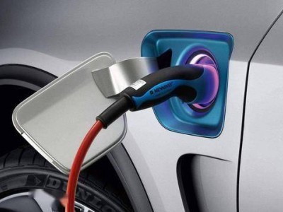 混动家用车：告别加油焦虑的实用之选，省油省钱驾驶体验全解析