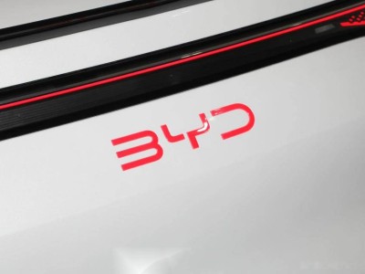 2026年比亚迪蓄势待发！兆瓦闪充、海外扩张、插混升级三箭齐发