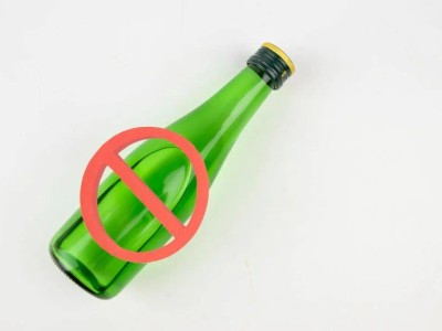 喝酒吃辣真能御寒？科学解析：冬季养生需谨慎选择进补方式