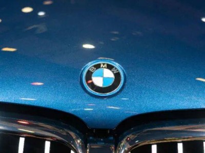 宝马中国31款车型调价，最高降30万，回应称非价格战而是策略优化