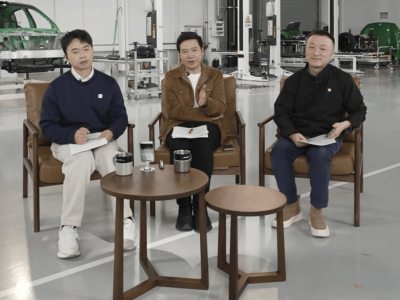 雷军新年直播谈“小字”问题：承认行业陋习，小米即刻整改并表感谢