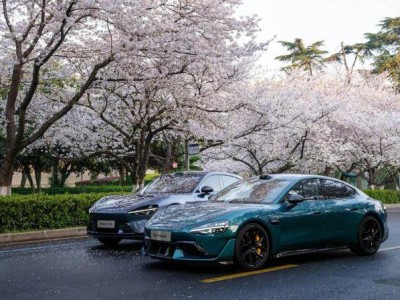 小米YU7拆解复原背后：雷军谈技术坦诚，构建信任基石的温情抉择