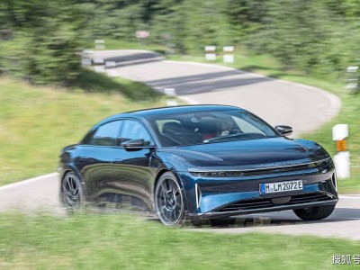 零百加速破2秒之争：Lucid Air Sapphire与保时捷Taycan Turbo GT谁主沉浮？