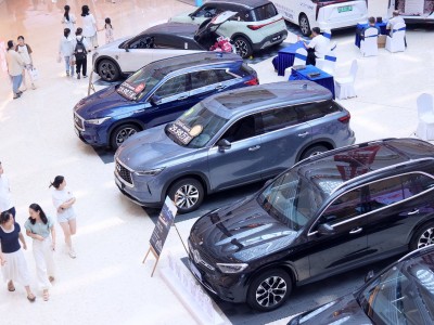 碳酸锂价格飙升，新能源车企“苦乐不均”，比亚迪凭实力续打价格战