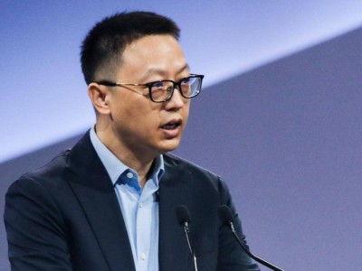 阿里家书报喜京东发力自提外卖 萝卜快跑出海B站百大UP主受热捧