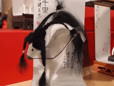 “马彪彪”凭潦草造型火出圈！仿真毛发可编发，网友直呼这发量太羡慕