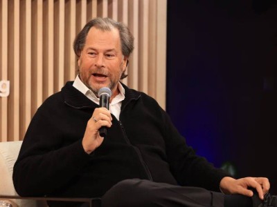 Salesforce CEO迷信AI裁员4000人，现实打脸后无奈返聘“回旋镖员工”