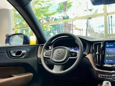 奥迪Q2L：小型豪华SUV新标杆，潮流设计邂逅智能科技，年轻人的个性之选