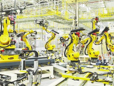 每87秒下线一台车身 东风商用车D600智慧工厂开启全球最大中重型商用车智造新篇